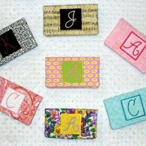 6x10 ring quiltad monogram checkhäfte omslag - Maskinbroderi