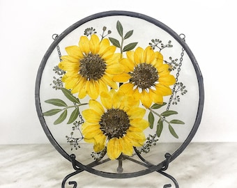 Pressed Sunflower Frame: Round Floral Art Wall Hanging