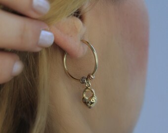 14k gouden slotoorbellen: Heart Key Huggies