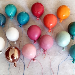 Ceramic Balloon Hanging Wall Art, Choose from 3 sizes and various colors, 1 Colorfull ceramic Balloon, Balloons Decoration, MADE TO ORDER