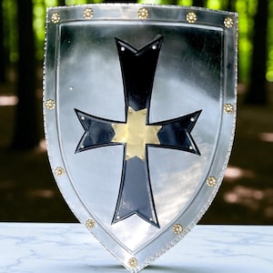 Bouclier de Templier Médiéval – Armure à Croix Noire | Réplique Authentique pour Décor Mural, Cosplay et Cadeau