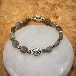 Armband labradoriet: handgemaakte boho-kristallen sieraden, spirituele steen