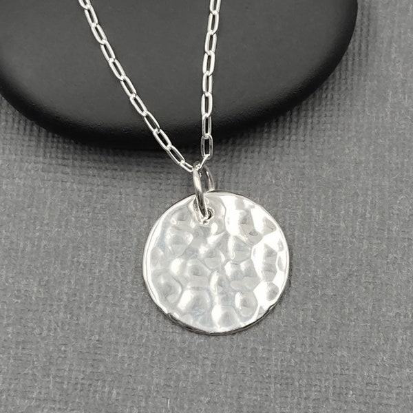 Silver Hammered Disc Necklace, Round Hammered Circle Necklace for Women, Sterling Silver Small Disc Pendant Jewelry