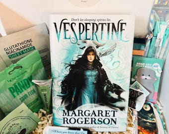 Ensemble livre et soins personnels : YA Fantasy