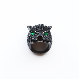 Vintage black panther ring with black stones green eyes / large cat head ring XS-S size / panther jewellery Y2K / oversized ring cat