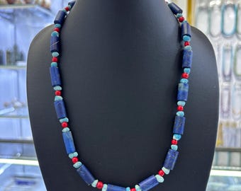 Collier lapis lazuli, corail et turquoise : perles afghanes faites main