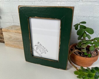 SHIPS TODAY - 5x7 Picture Frame - 1.5" Reclaimed Cedar Wood with Super Vintage Forest Green Finish - In Stock - Upcycled Wood Frame 5 x 7