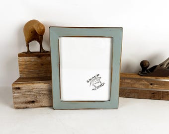 SHIPS TODAY - 8x10 Picture Frame in 1.5" Reclaimed Cedar with Super Vintage Homestead Finish - In Stock - 8 x 10 Reclaimed Wood