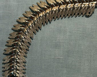 Vintage Pegasus Coro Bracelet - Silver Tone - Chunky Chevron Leaf Design