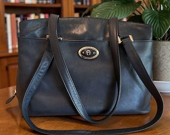 Etienne Aigner 1980s Black Leather Shoulder Bag Classic Quiet Luxury Purse
