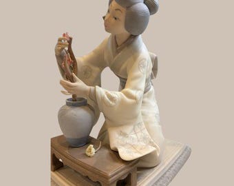 Lladro #1445 “springtime in Japan” Figurine by Salvador Debon