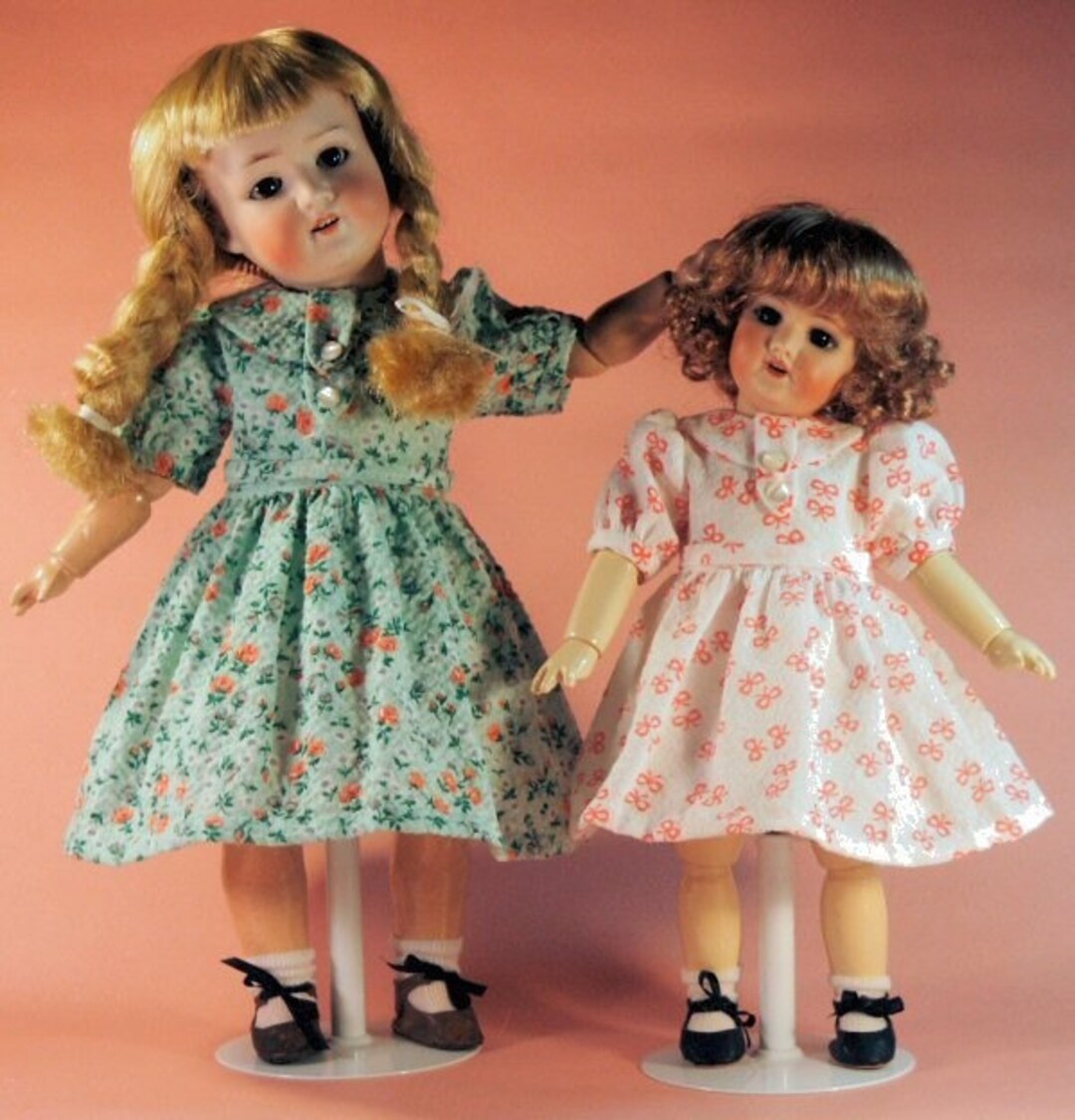bel ensemble vêtements+chaussures chaussettes poupée Bleuette Gautier