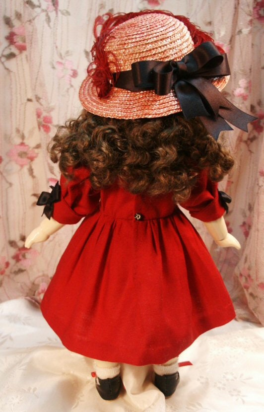 Robe écossaise Rouge Et Blanc + Béret Et Chaussettes Pour Poupée Bleuette – Neuf