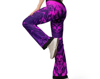 High-Waist Flare Leggings für Damen im lila-schwarzen Streifen-Design – ideal für Yoga, Fitness und Athleisure-Looks