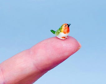 Miniature Christmas Robin Ceramic Bird Gift