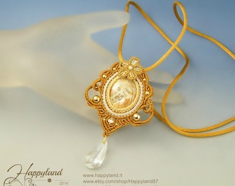 Ingabbio tricolore ,  macramè pendant pattern