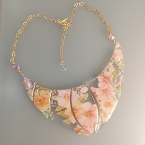 Chic&Clear: plexiglass necklace OOAK Peach with chain