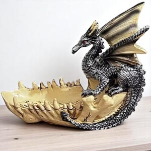 Dragon DnD Dice Tray | Handcrafted Resin Rolling Tray for Tabletop RPG, Dungeon Masters & Adventurers Gift Idea