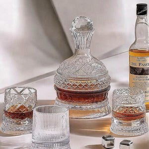 Crystal Wine Decanter with Rotating Base, Luxurious Wine Aerator With Glass Lid, Alcohol Accessories, Modern Whiskey Decanter, Bar Essential