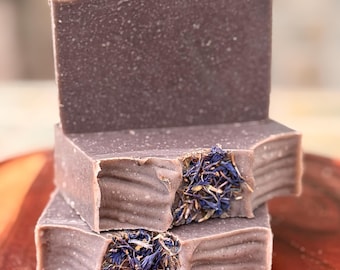 London Fog; Bergamot, Lavender, with a vanilla-undertone; Triple Butters + Olive Soap; Vegan; Handmade