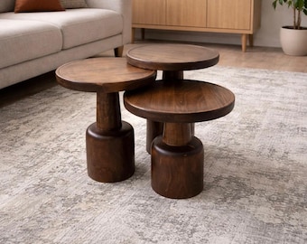Juego de mesas auxiliares de nogal con forma de seta: mesas auxiliares artesanales de estilo rústico.