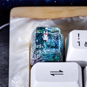 Galaxy Resin Artisan Keycap, Astronaut Custom Keycaps Galaxy Spacebar Keycap Interstellar Keycap, Cherry MX Keycaps for Mechanical Keyboard.