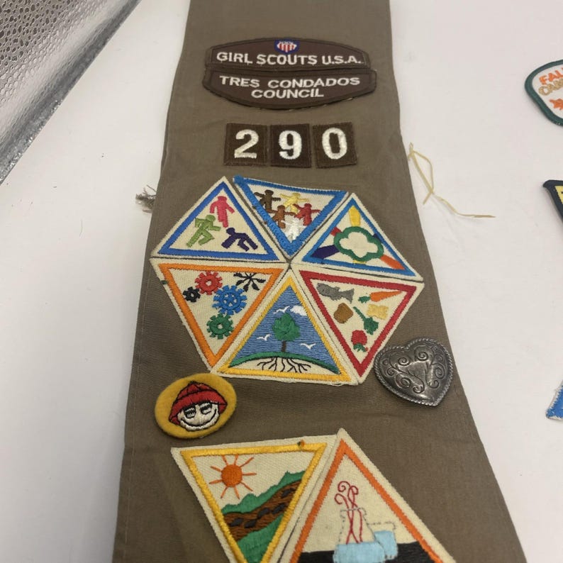 Vintage Girl Scouts Shoulder Badge Tres Condados Council image 2