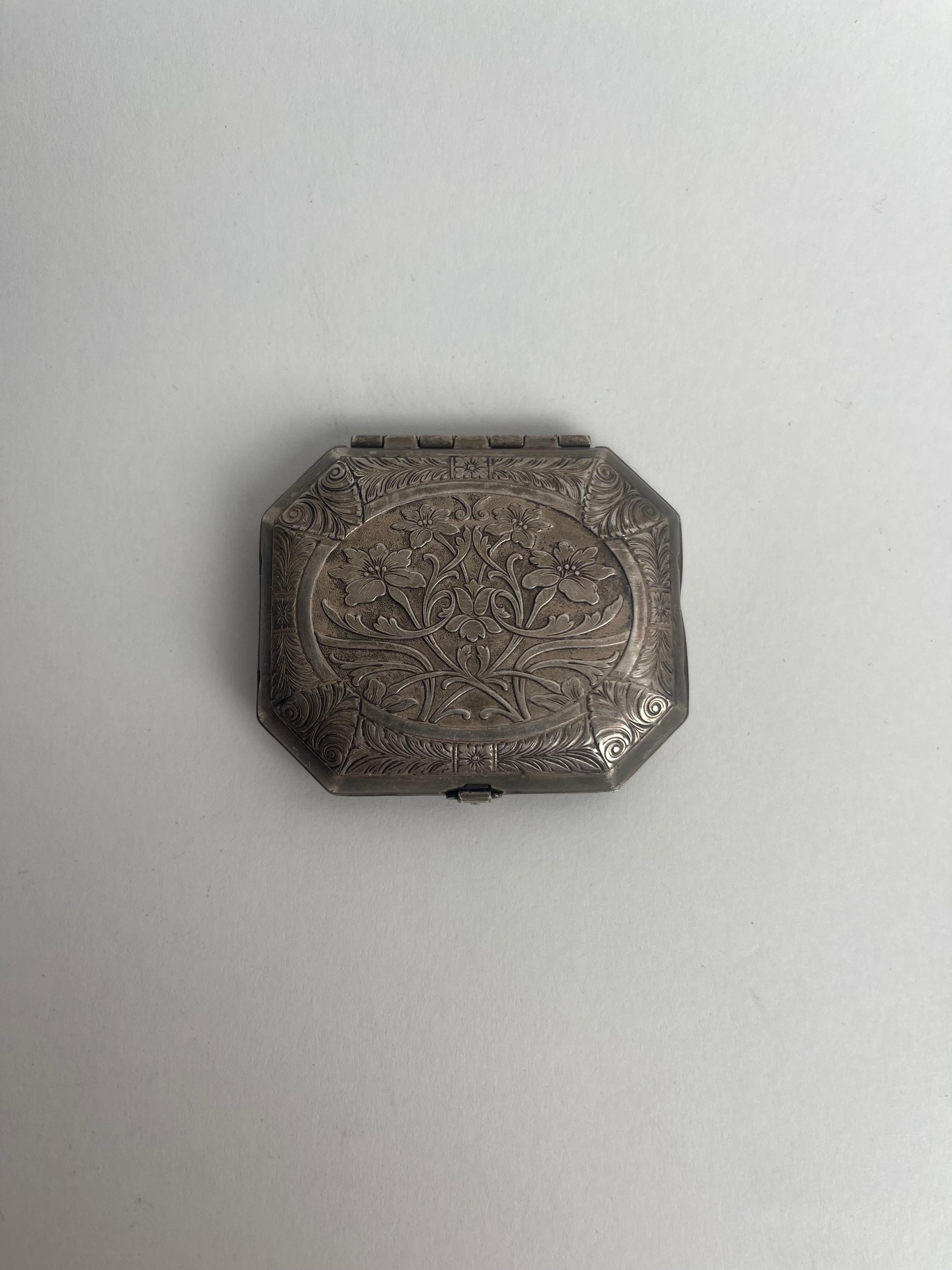 1930s Art Nouveau Silver Plated Compact Woodworth