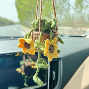 Crochet sunflower/strawberry plant car hanging, crochet decoration, creative car pendant, car mirror accessories, suitable for women