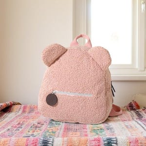 Sac à dos personnalisé en peluche ours pour enfants - nom brodé personnalisé, sac d'hiver doux, cadeau mignon pour enfant