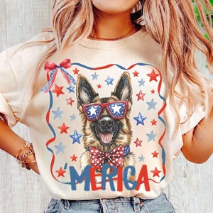 Duitse herder patriottische Png Clipart, Fourth Of July hond Png, USA hond digitale afbeelding, hond draagt Stars And Stripes Bow sublimatie