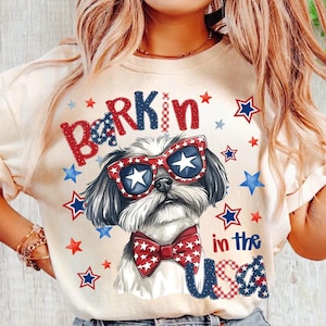Divertente design in formato PNG con il cane Shih Tzu patriottico per il 4 luglio, simpatico cane in formato PNG per il 4 luglio, design per maglietta americana Shih Tzu, download di PNG DTF