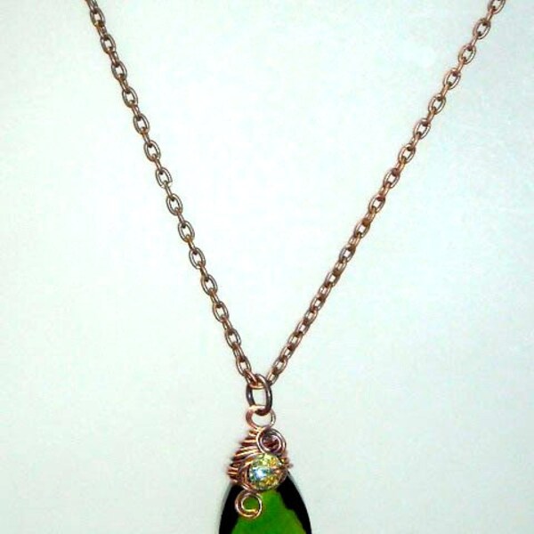Emerald Green Teardrop Pendant Necklace