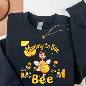 Mommy To Bee Sweatshirt - Unisex Crewneck, Disney Pooh, Pregnancy Reveal, Custom Mom Shirt, Mama Gift,Mommy To Bee Sweatshirt