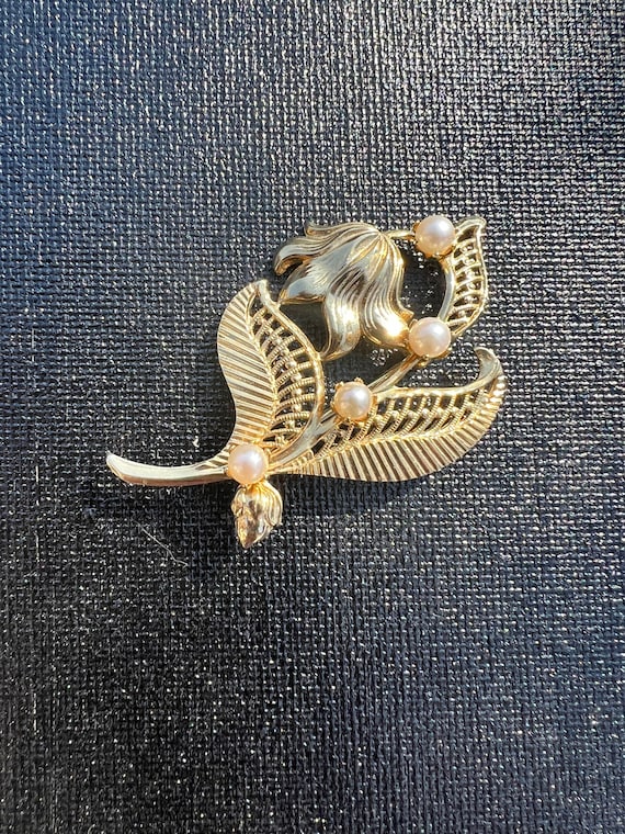 Vintage Gold Tone, Lily of the Valley Brooch with… - image 1