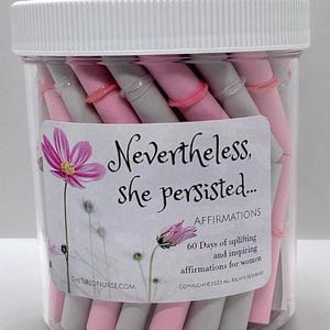 Frasco de afirmación "Sin embargo, ella persistió": inspiración, motivación, regalo edificante para todas las mujeres, adolescentes y generador de confianza