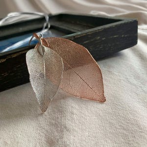 Real Leaf Pendant Necklace | Coated Leaf | Elegant | Dual Leaf | Silver and Rose-Gold | Jewellery | Leaf Skeleton | Long Chain | Simple Wear