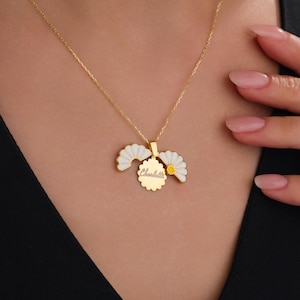 Personalized Daisy Necklace, Custom Secret Message Flower Necklace, Dainty Daisy Necklace, Openable Daisy Necklace,Christmas Gifts