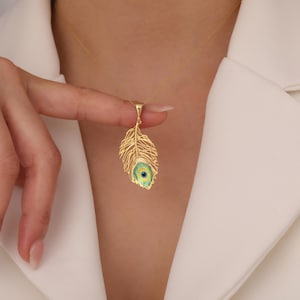 Peacock Feather Necklace With Eyil Eye, Peacock Necklace, Dainty Feather Necklace, Peacock Pendant,Anniversary Gift,Elegant Peacock Necklace