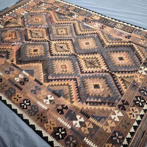 200x270 Handgewebter Vintage Terrakotta Kelim Teppich, Verblasster Antike Inspirieren Geometrischer Kelim Teppich, Kelim Teppich, Schlafzimmer, Wohnzimmer Teppich