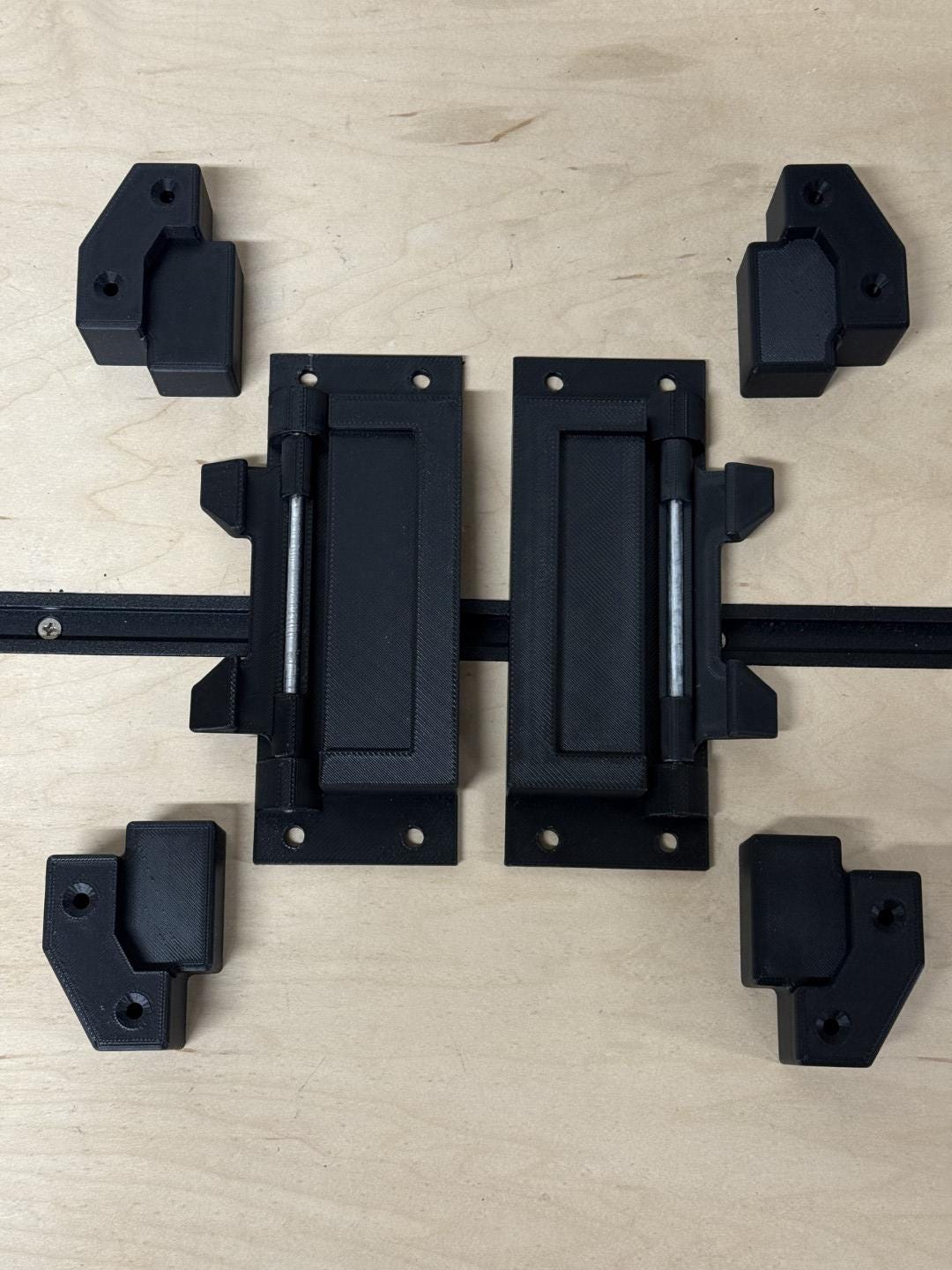 3D Printed VersaStack/TStak Latch Mount with Corner Supports