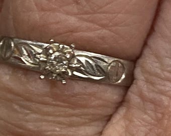 heirloom 10k white gold engagement ring size 7