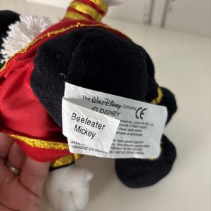 Disney Bean Bag Plush - BEEFEATER MICKEY (Mickey Mouse) (10 inch) - Mint w/Tag zdjęcie 4