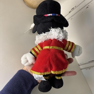 Disney Bean Bag Plush - BEEFEATER MICKEY (Mickey Mouse) (10 inch) - Mint w/Tag zdjęcie 7