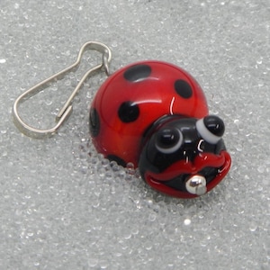 Tirador de cremallera / Mariquita / Rojo y negro / Tirador de cremallera de cristal soplado hecho a mano para bolso, billetera, bolso de viaje, bolso de maquillaje, etc.