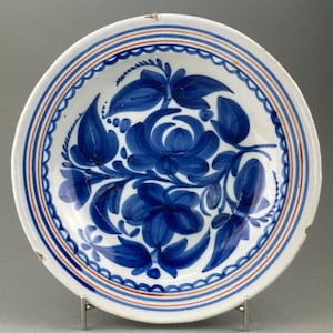 Antique Spanish Ceramic Majolica Plate – Hand-Painted Pottery – Blue Floral Motif, Circa 1940s – 34cm Wide