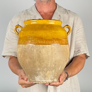Pote francês antigo de terracota tamanho XL para confit – Jarra de cerâmica vidrada amarela do século XIX – 29 cm de altura
