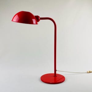 Vintage French Red Enamel Desk Lamp – 1960s Gooseneck Industrial Table Light – Retro Metal Lighting – 47cm Tall