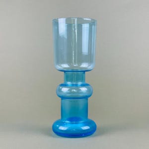 Vintage Scandinavian Blue Glass Vase – 1960s Nuutajärvi Geometric Design – 21cm Tall