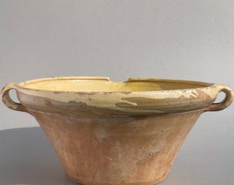 Grande Tigela Tian Francesa Antiga – Terracota Esmaltada Amarela com Alças – Final do Século XIX – 40 cm de Largura